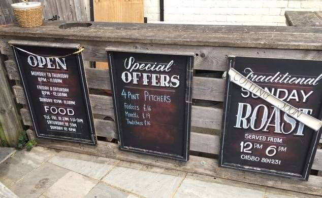 The Sunday roast, advertised as coming soon may now be available – please check with the pub. In happier times I’m sure this outside bar does a great trad